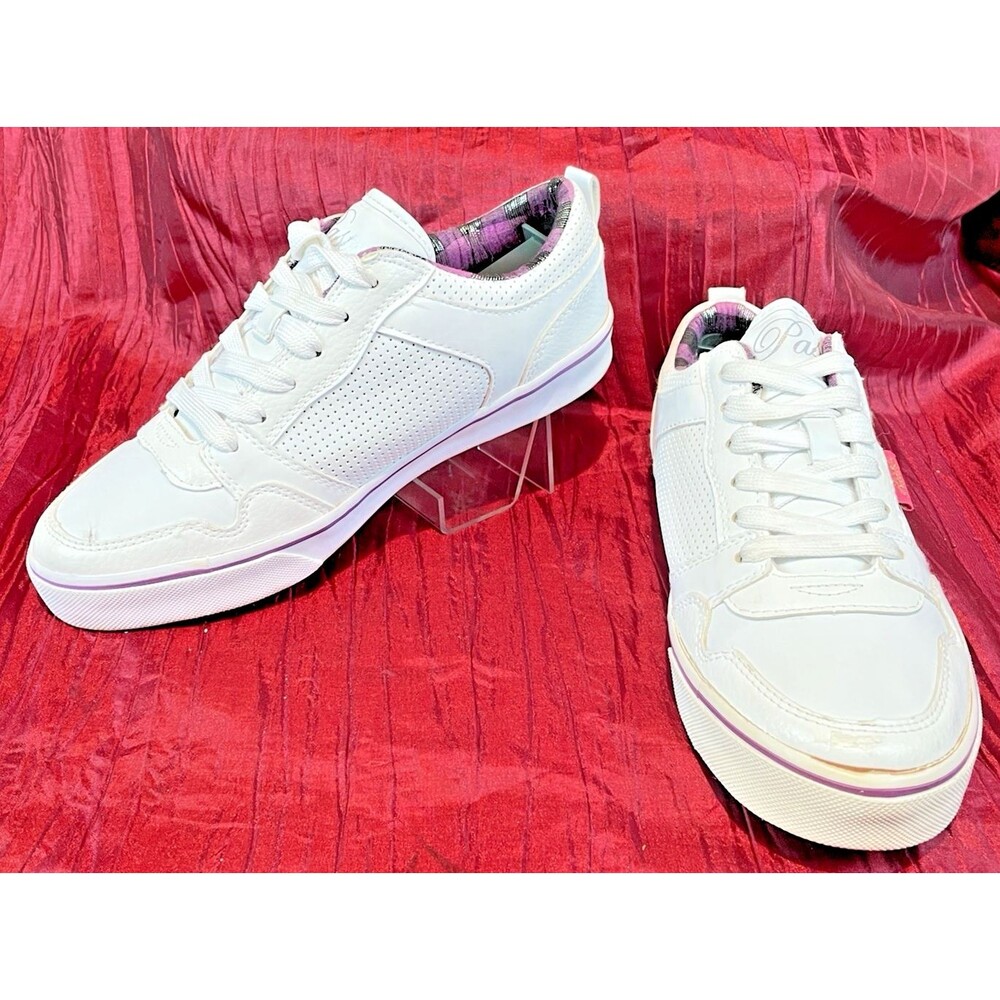 Womens NWOT Pastry White Low Cut Athletic Walking Shoes sz 4.5
